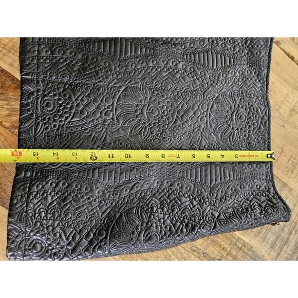 Bebe Womens Faux Leather Mini Skirt Black Size 10 Punk Embossed Club Goth - Picture 4 of 8